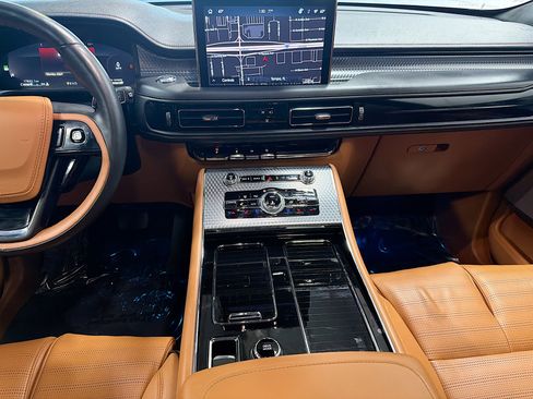 Used 2024 Lincoln Aviator Black Label w/ Class IV Trailer Tow Package image 19