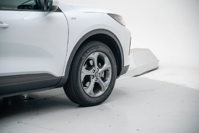 Used 2025 Ford Escape ST-Line Select AWD/4WD image 8