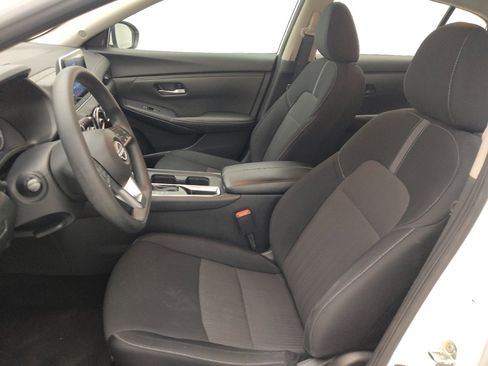 Used 2024 Nissan Sentra SV FWD image 17