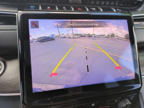 Used 2023 Jeep Grand Cherokee 4WD 4xe image 16