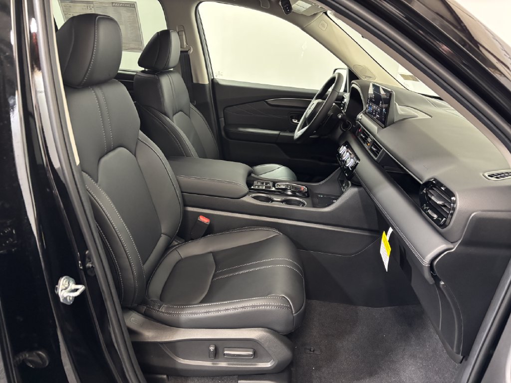 New 2026 Honda Pilot Touring image 12