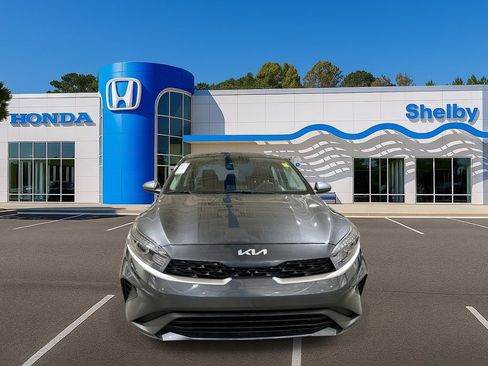 Used 2023 Kia Forte LXS image 3