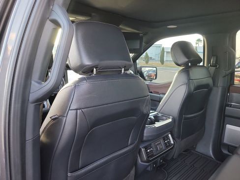 Used 2022 Ford F150 Lariat w/ Equipment Group 502A High image 9