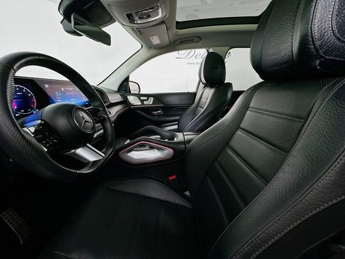 Used 2024 Mercedes-Benz GLS 580 4MATIC image 19