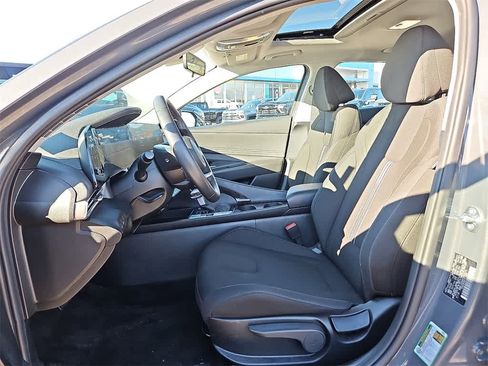 Used 2024 Hyundai Elantra SEL w/ Convenience Package image 13
