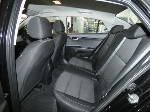 Used 2018 Kia Rio S image 24