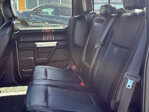 Used 2019 Ford F150 Lariat w/ Equipment Group 502A Luxury AWD/4WD image 17