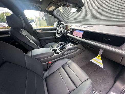 New 2026 Porsche Cayenne AWD/4WD image 37