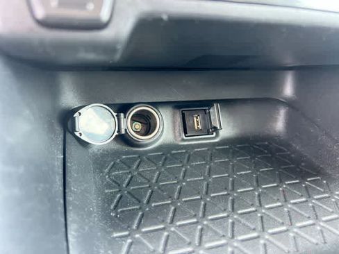 Used 2021 Toyota RAV4 LE AWD/4WD image 28