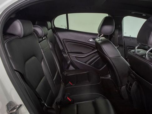 Used 2018 Mercedes-Benz GLA 250 4MATIC image 21