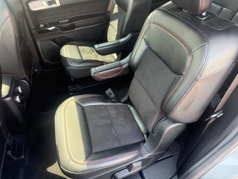 Used 2023 Ford Explorer ST-Line AWD/4WD image 41