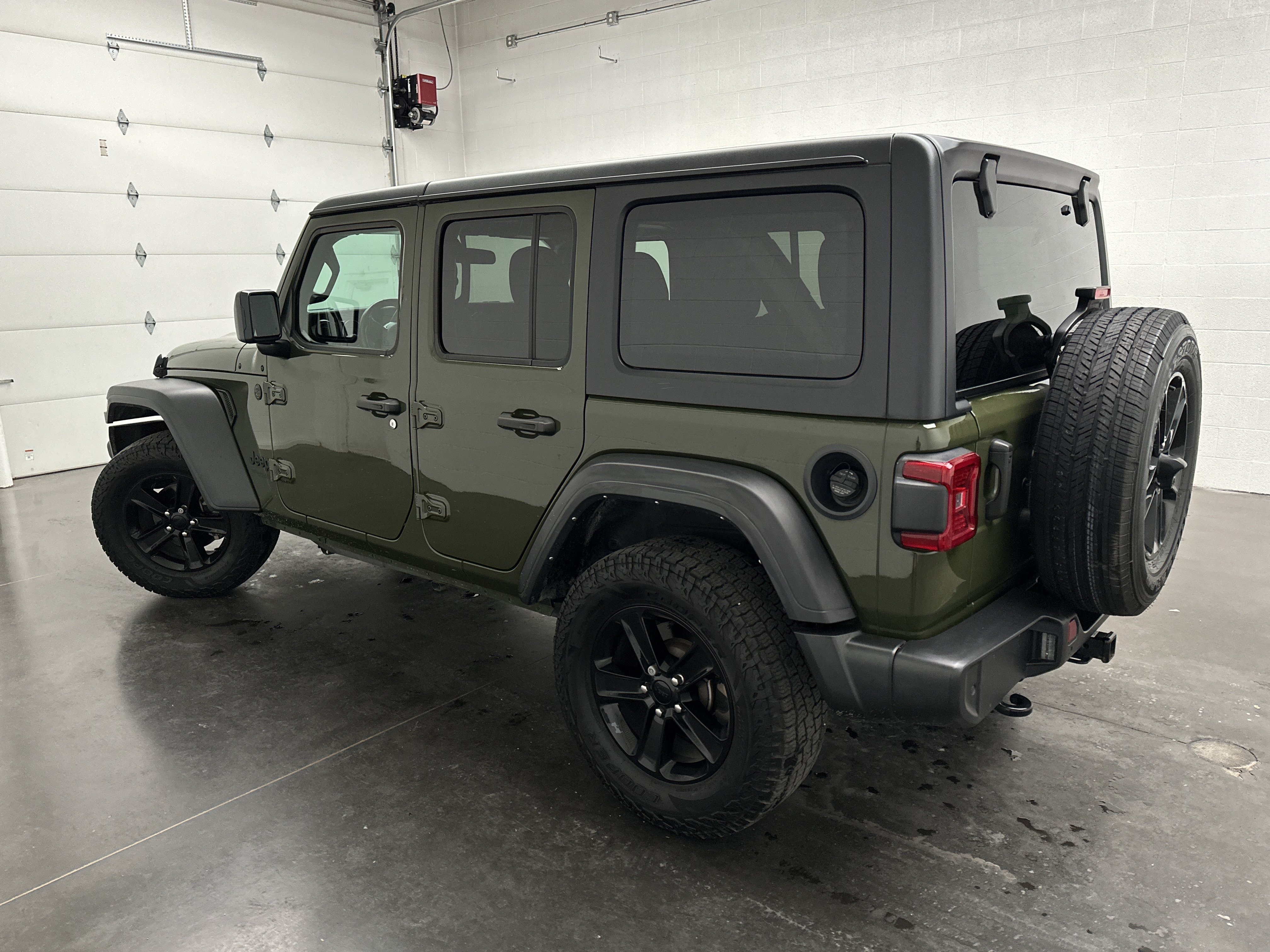 Used 2022 Jeep Wrangler Unlimited Sport AWD/4WD image 7