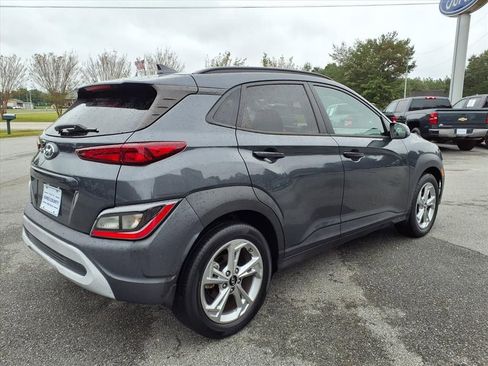 Used 2022 Hyundai Kona SEL image 2