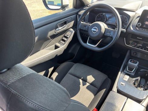 Used 2024 Nissan Rogue SV image 13