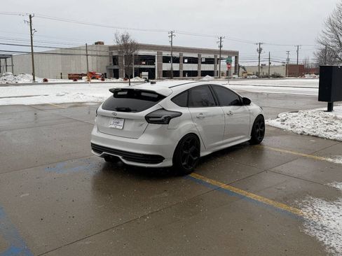 Used 2016 Ford Focus ST w/ Equipment Group 401A image 6