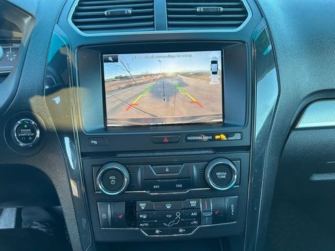 Used 2016 Ford Explorer XLT w/ Equipment Group 202A image 25