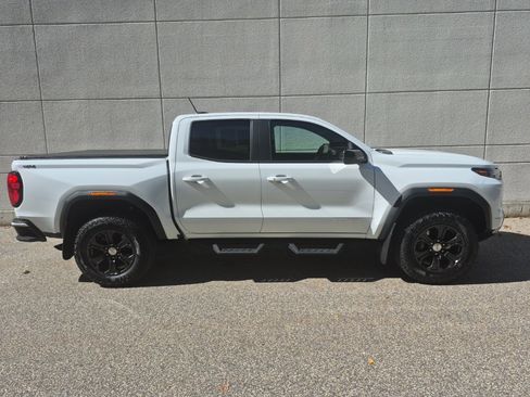 Used 2024 GMC Canyon Elevation w/ Convenience Package image 5