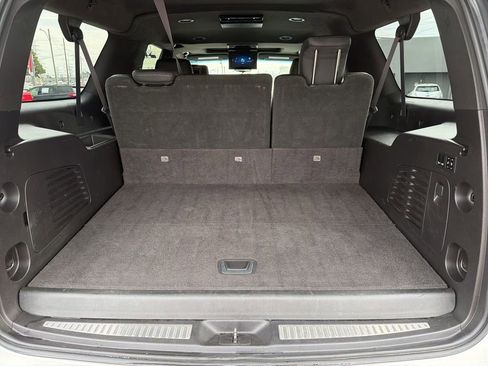 Used 2017 Cadillac Escalade ESV Platinum image 31