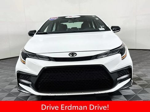 Used 2021 Toyota Corolla SE FWD image 2