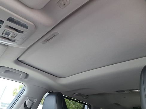 Certified 2021 Toyota Highlander XLE image 19