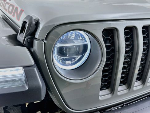 Used 2021 Jeep Gladiator Rubicon AWD/4WD image 9