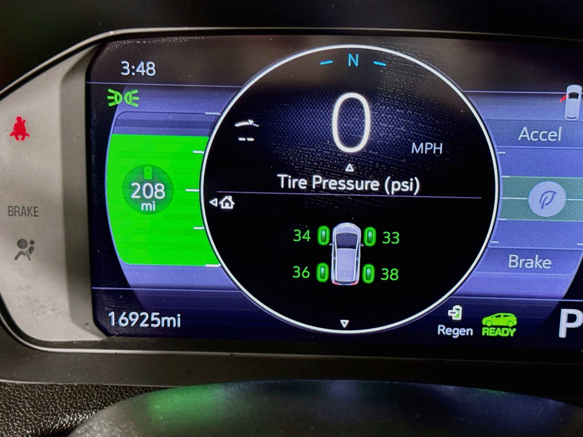 Used 2023 Chevrolet Bolt LT w/ Infotainment Package FWD image 14