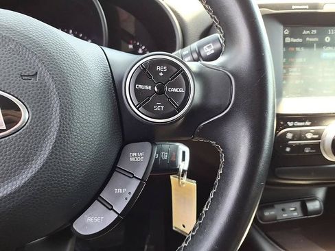 Used 2018 Kia Soul + FWD image 25