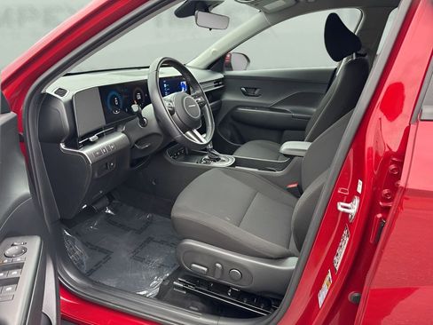 Used 2025 Hyundai Kona SEL image 9