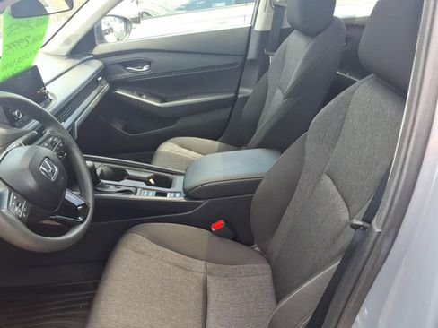 Used 2025 Honda Accord SE image 7