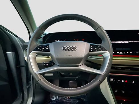 Used 2025 Audi Q5 Premium Plus w/ Premium Plus AWD/4WD image 37