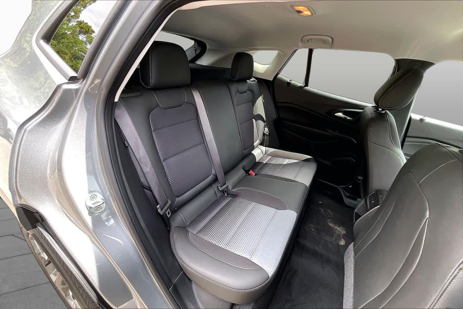 Used 2024 Chevrolet Trax LT w/ Driver Confidence Package FWD image 26