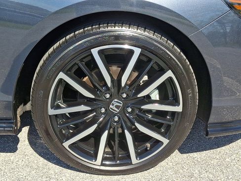 Used 2025 Honda Accord Touring image 8
