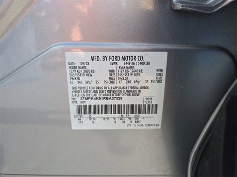 Certified 2024 Ford Edge Titanium image 29
