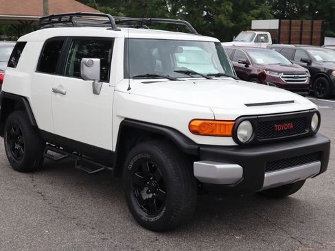 Used 2010 Toyota FJ Cruiser 4WD image 3