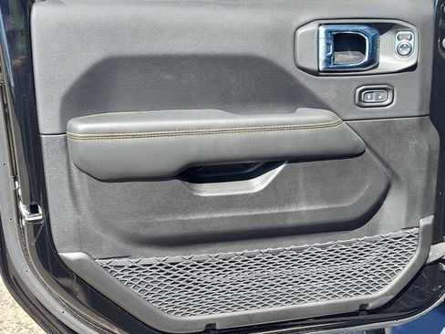 New 2025 Jeep Gladiator High Tide image 21