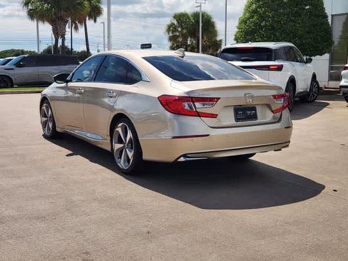Used 2018 Honda Accord Touring image 4
