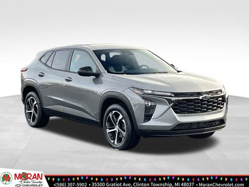 Certified 2024 Chevrolet Trax RS w/ Driver Confidence Package image 7