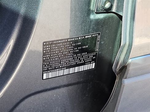 Used 2022 Volkswagen Tiguan SE w/ Panoramic Sunroof Package image 24