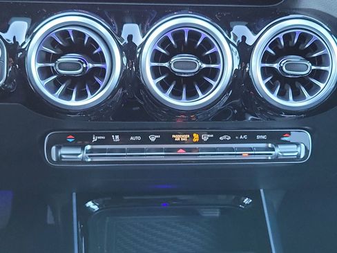 Certified 2025 Mercedes-Benz GLA 250 image 18