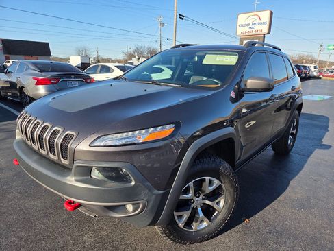 Used 2016 Jeep Cherokee Trailhawk w/ Cold Weather Group image 2