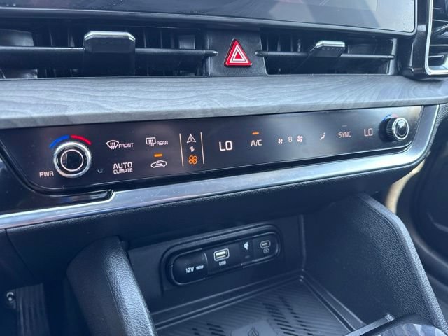 Used 2025 Kia Sportage X-Line w/ Premium Package AWD/4WD image 16