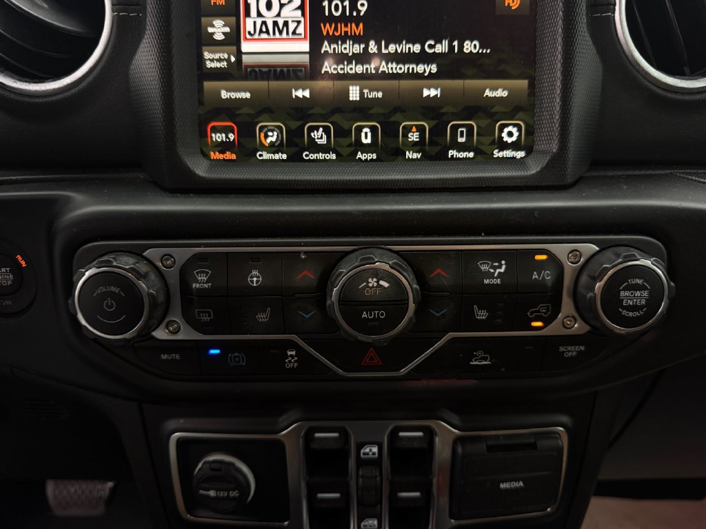 Used 2022 Jeep Wrangler Unlimited Rubicon 4xe w/ Cold Weather Group AWD/4WD image 17