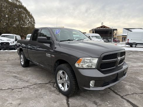Used 2018 RAM 1500 Express w/ Express Value Package image 3