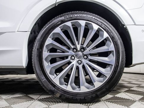Used 2019 Audi e-tron Prestige AWD/4WD image 42
