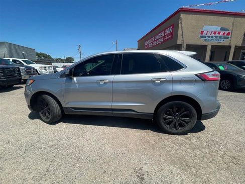 Used 2021 Ford Edge Titanium image 4