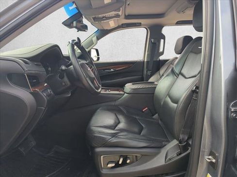 Used 2018 Cadillac Escalade Premium Luxury image 15