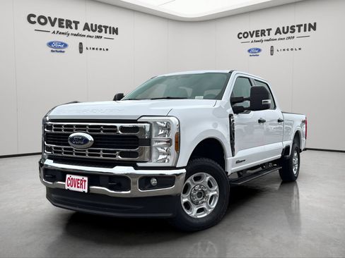 Certified 2025 Ford F250 XLT w/ FX4 Off-Road Package AWD/4WD image 2