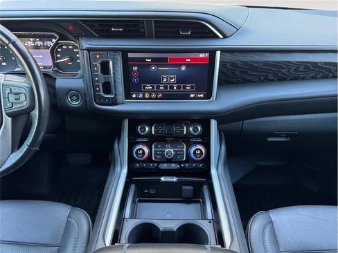 Used 2021 GMC Yukon Denali w/ Denali Premium Package AWD/4WD image 11