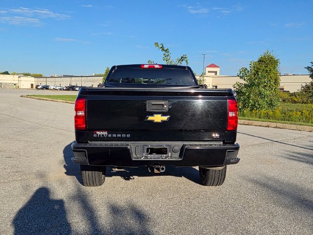 Used 2019 Chevrolet Silverado 1500 Custom w/ Custom Convenience Package AWD/4WD image 6