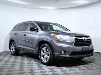 Used 2015 Toyota Highlander XLE AWD/4WD video 1